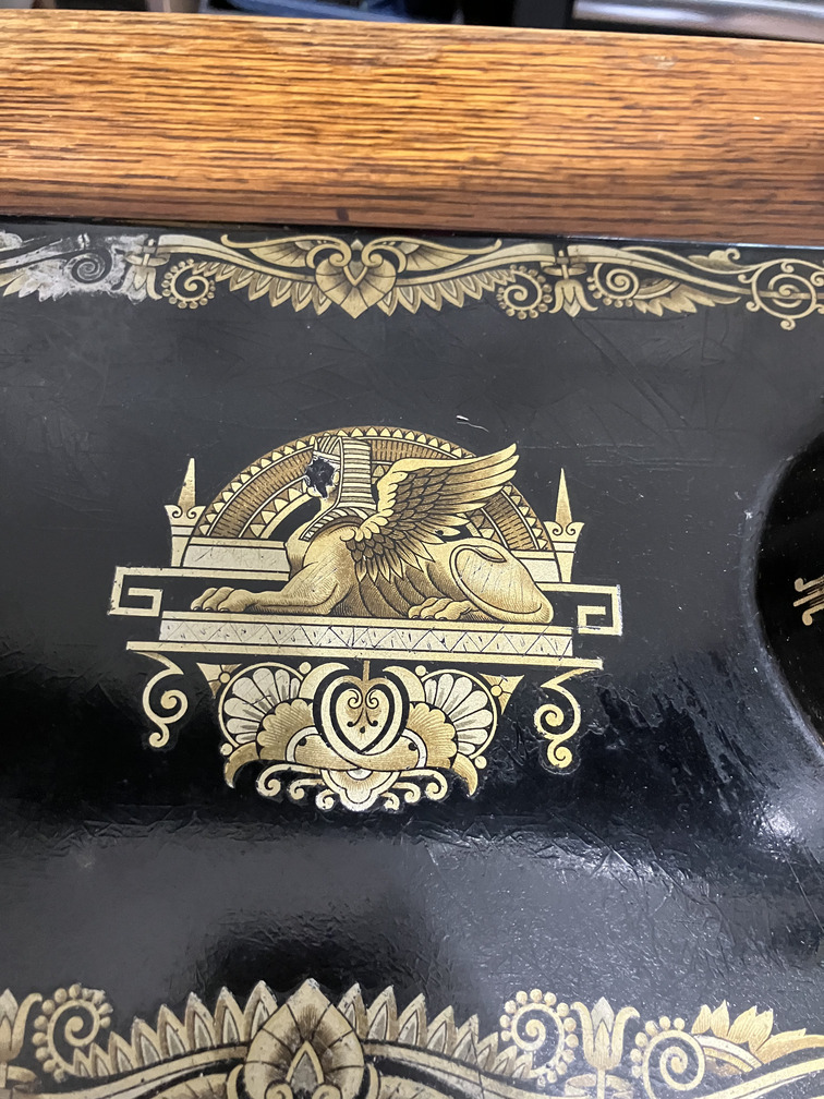 Sphinx decal on the bed